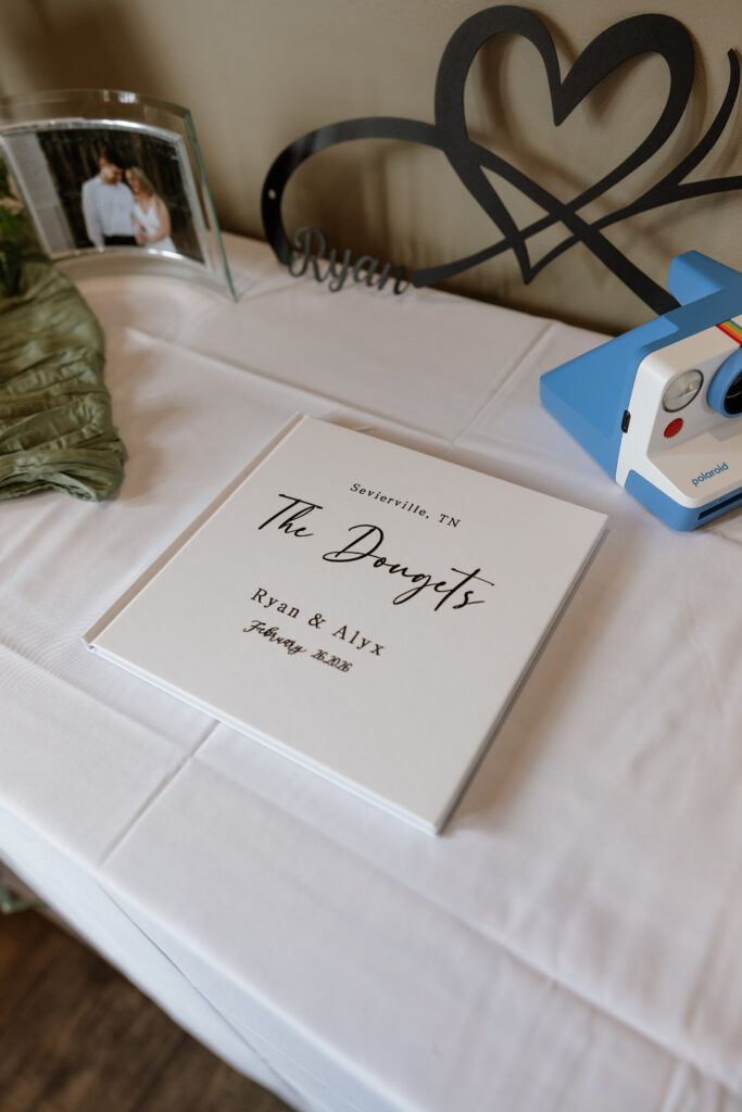 Erin Shelby Photography. A Wedding & Portrait photographer based in Northeast Florida. Capturing candid & meaningful moments from your most special day.