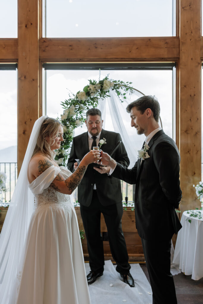 Erin Shelby Photography. A Wedding & Portrait photographer based in Northeast Florida. Capturing candid & meaningful moments from your most special day.