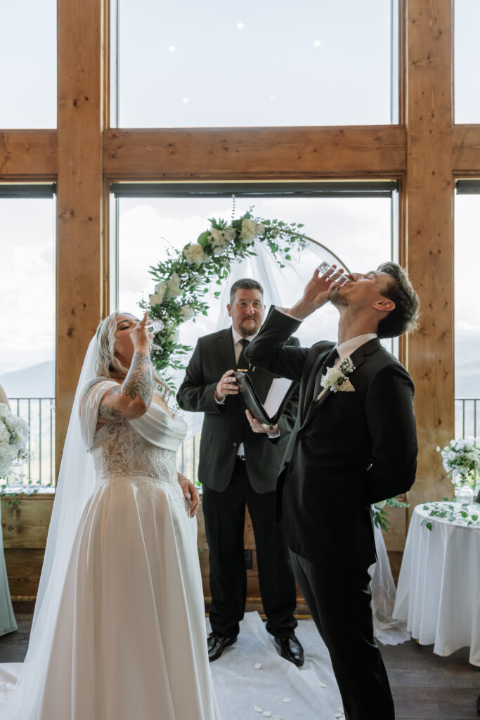 Erin Shelby Photography. A Wedding & Portrait photographer based in Northeast Florida. Capturing candid & meaningful moments from your most special day.