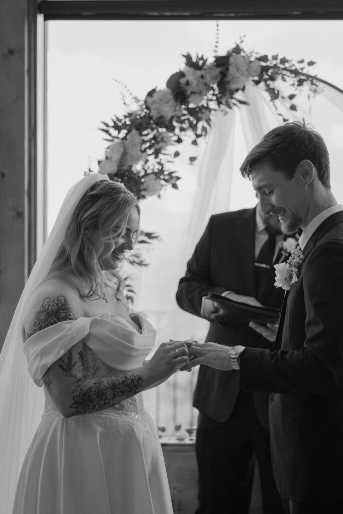Erin Shelby Photography. A Wedding & Portrait photographer based in Northeast Florida. Capturing candid & meaningful moments from your most special day.