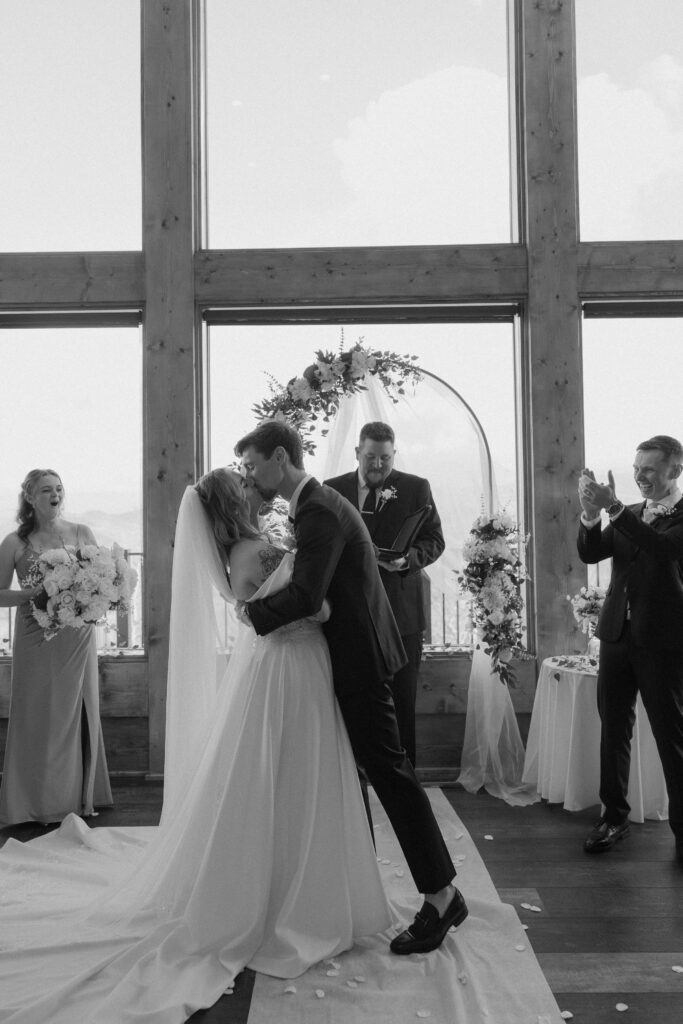 Erin Shelby Photography. A Wedding & Portrait photographer based in Northeast Florida. Capturing candid & meaningful moments from your most special day.