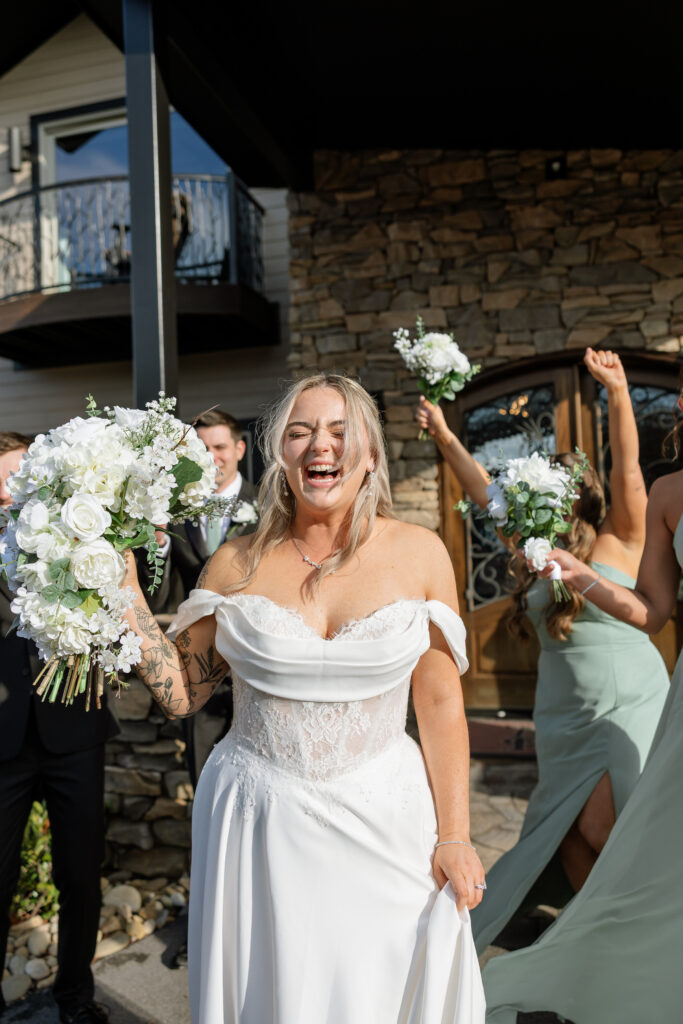 Erin Shelby Photography. A Wedding & Portrait photographer based in Northeast Florida. Capturing candid & meaningful moments from your most special day.