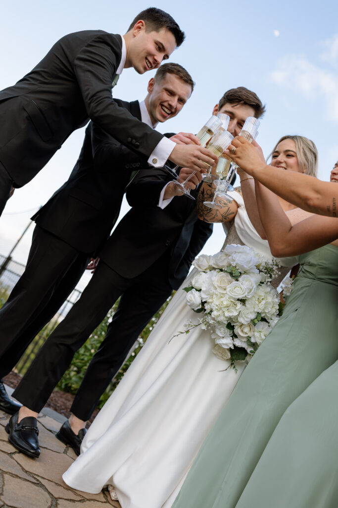 Erin Shelby Photography. A Wedding & Portrait photographer based in Northeast Florida. Capturing candid & meaningful moments from your most special day.