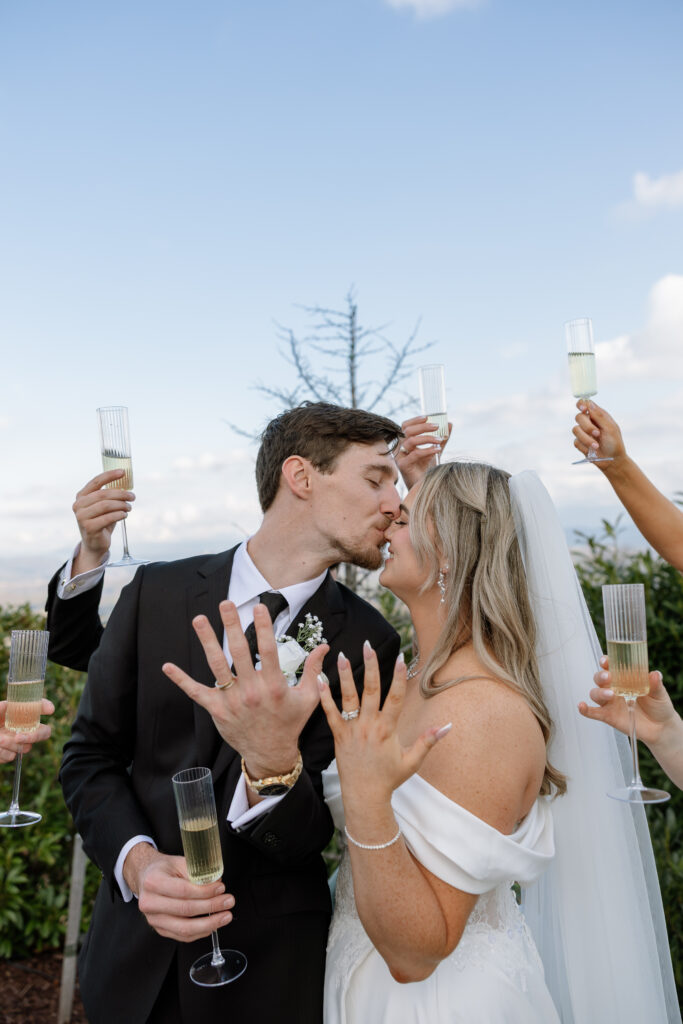 Erin Shelby Photography. A Wedding & Portrait photographer based in Northeast Florida. Capturing candid & meaningful moments from your most special day.