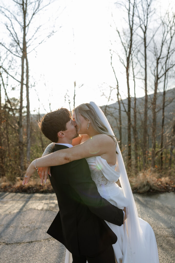 Erin Shelby Photography. A Wedding & Portrait photographer based in Northeast Florida. Capturing candid & meaningful moments from your most special day.