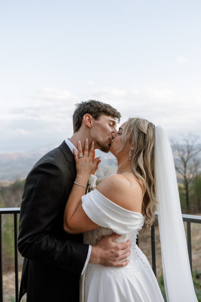 Erin Shelby Photography. A Wedding & Portrait photographer based in Northeast Florida. Capturing candid & meaningful moments from your most special day.