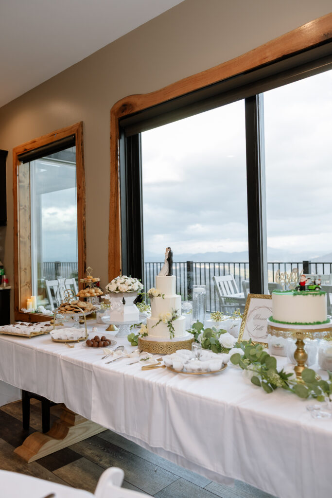 Erin Shelby Photography. A Wedding & Portrait photographer based in Northeast Florida. Capturing candid & meaningful moments from your most special day.