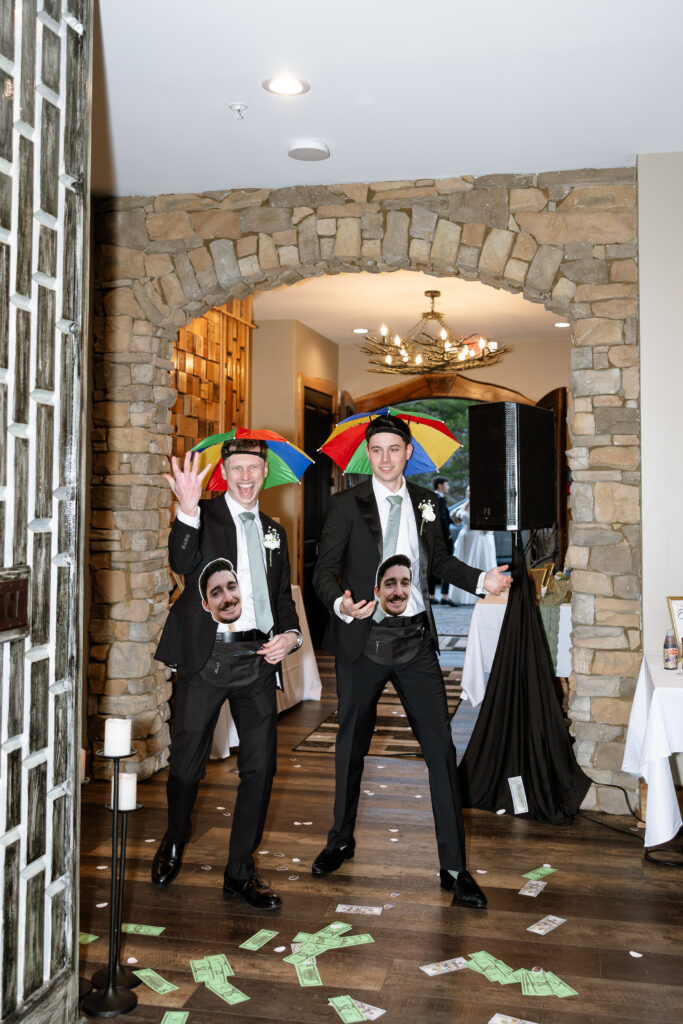 Erin Shelby Photography. A Wedding & Portrait photographer based in Northeast Florida. Capturing candid & meaningful moments from your most special day.