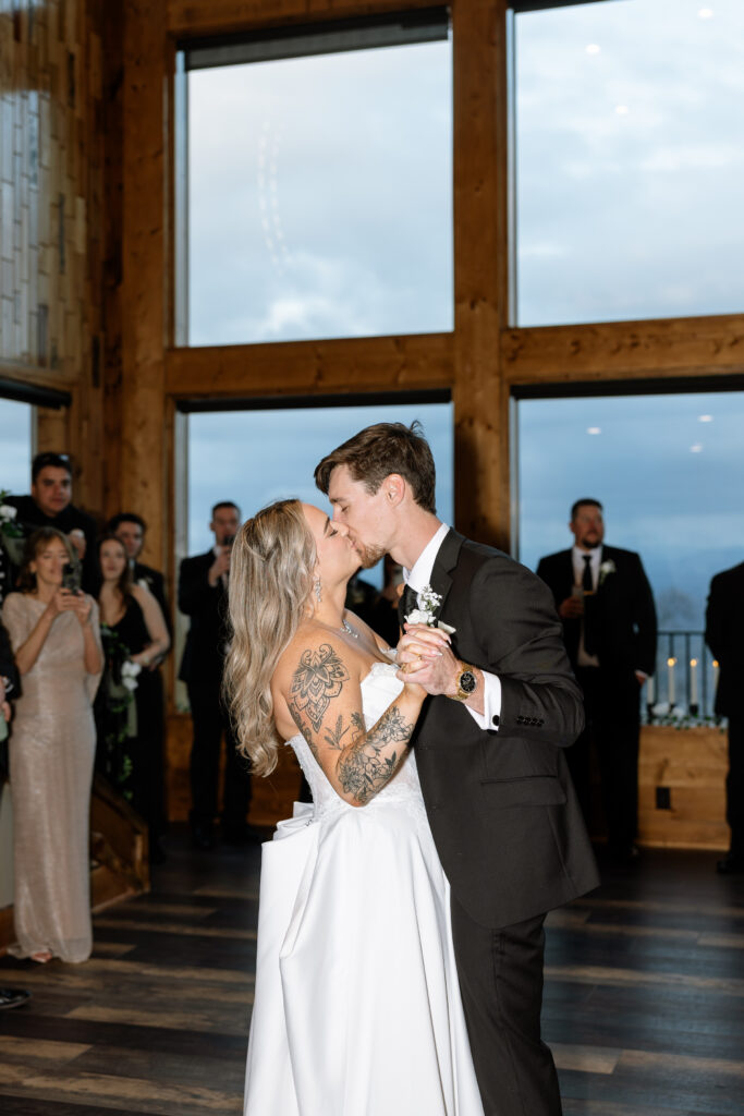 Erin Shelby Photography. A Wedding & Portrait photographer based in Northeast Florida. Capturing candid & meaningful moments from your most special day.