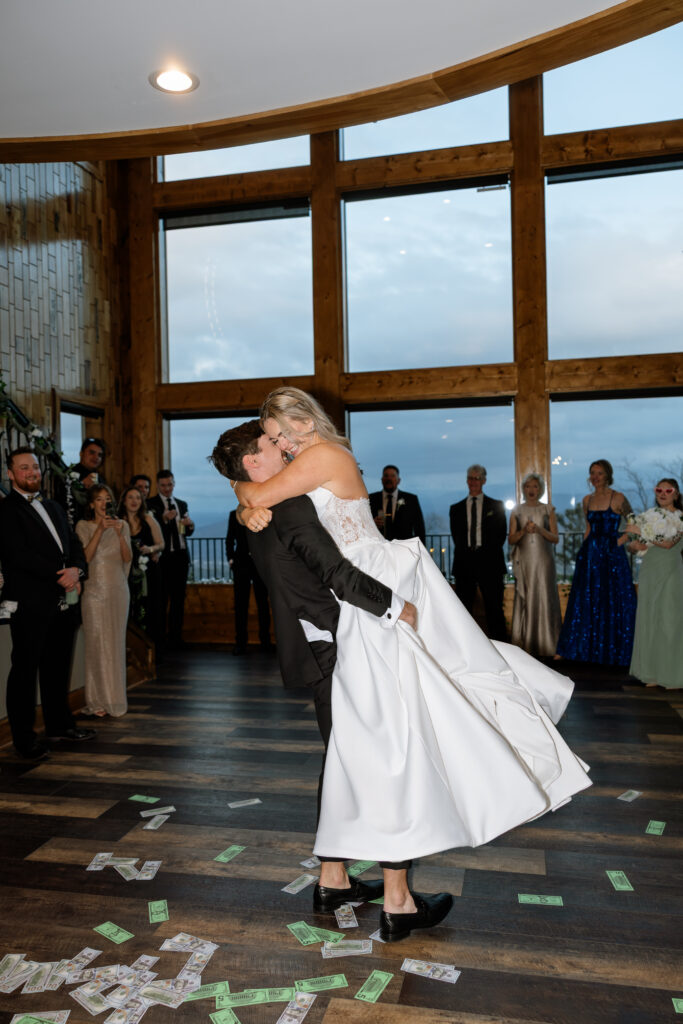 Erin Shelby Photography. A Wedding & Portrait photographer based in Northeast Florida. Capturing candid & meaningful moments from your most special day.