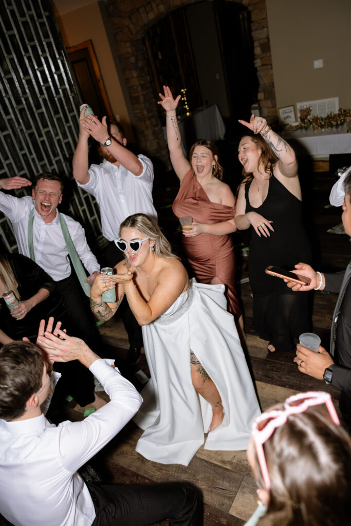 Erin Shelby Photography. A Wedding & Portrait photographer based in Northeast Florida. Capturing candid & meaningful moments from your most special day.